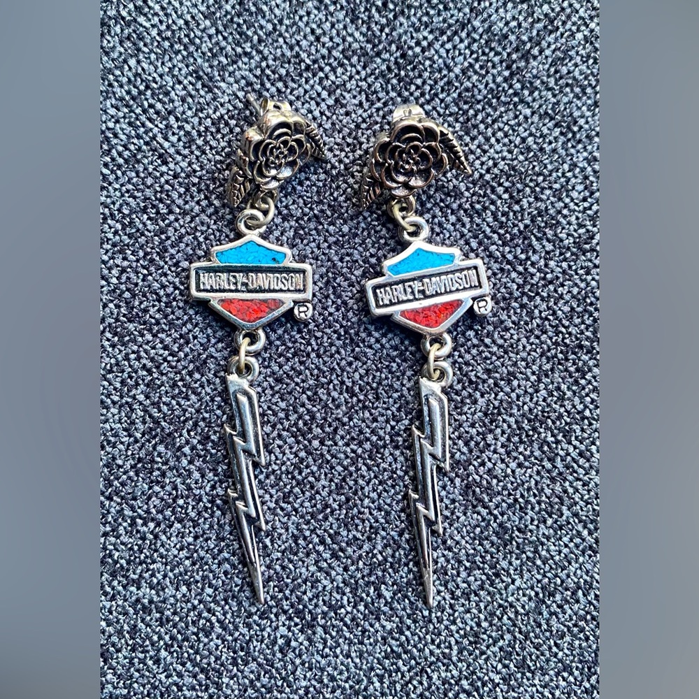 Harley Davidson women’s earrings. Used but good condition. Not original backings